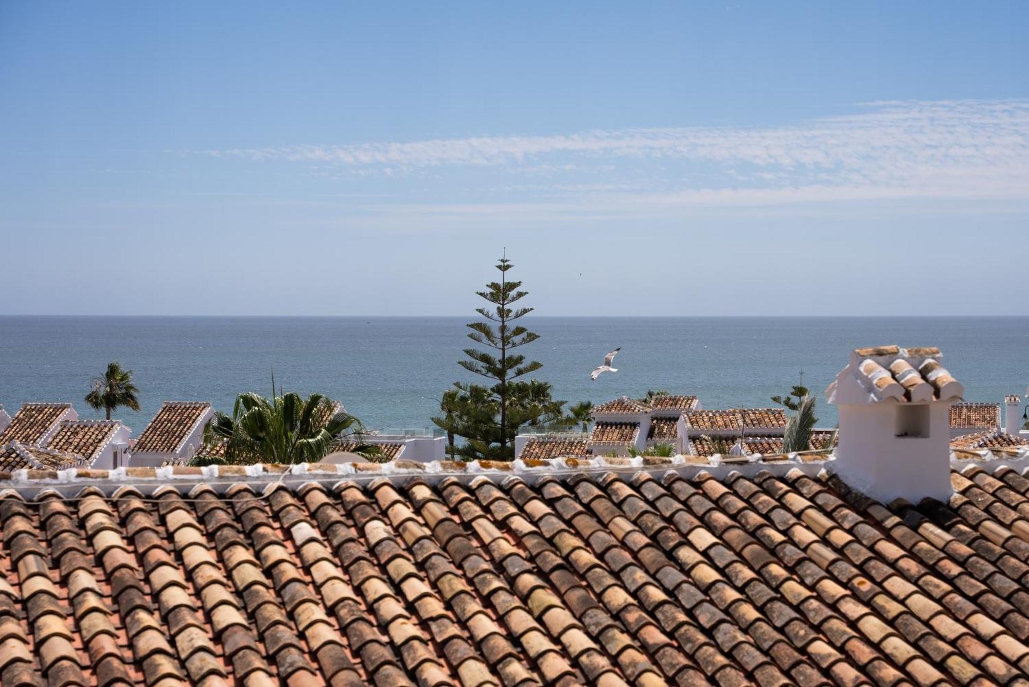 The Orange House Boutique Hotel And Upstairs Rooftop Bar Center Of La Cala De Mijas 100M From The Beach Extérieur photo