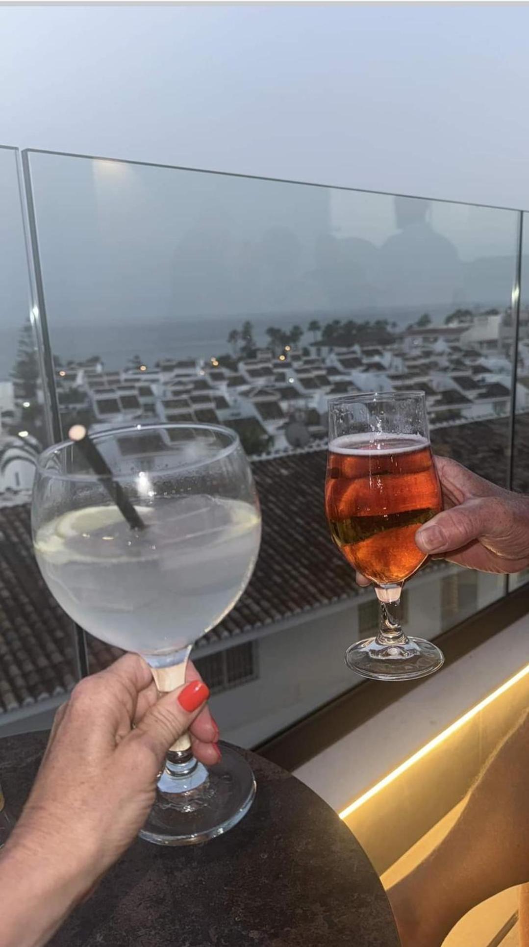 The Orange House Boutique Hotel And Upstairs Rooftop Bar Center Of La Cala De Mijas 100M From The Beach Extérieur photo