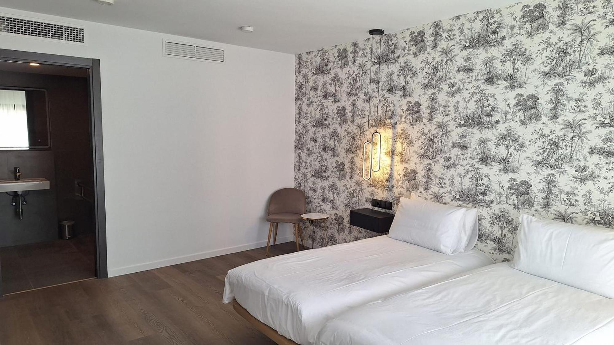 The Orange House Boutique Hotel And Upstairs Rooftop Bar Center Of La Cala De Mijas 100M From The Beach Chambre photo