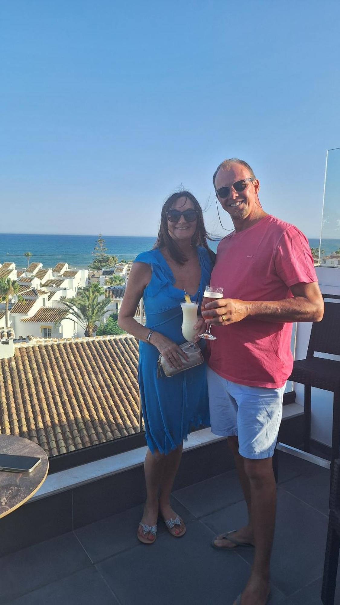 The Orange House Boutique Hotel And Upstairs Rooftop Bar Center Of La Cala De Mijas 100M From The Beach Extérieur photo
