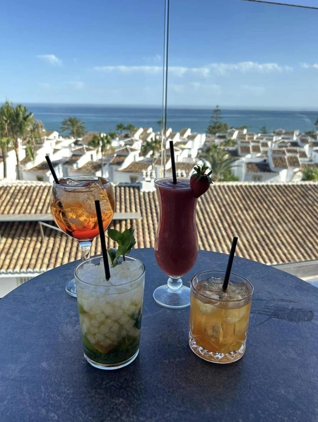 The Orange House Boutique Hotel And Upstairs Rooftop Bar Center Of La Cala De Mijas 100M From The Beach Extérieur photo